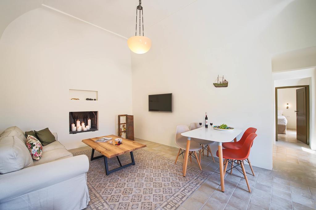 Mantilida Villa Emporio  Экстерьер фото
